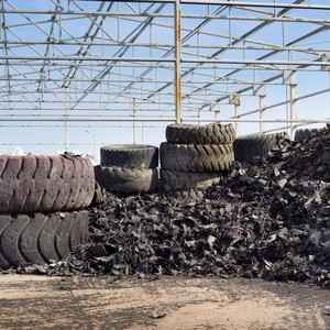 Trituração de pneus agrícolas
